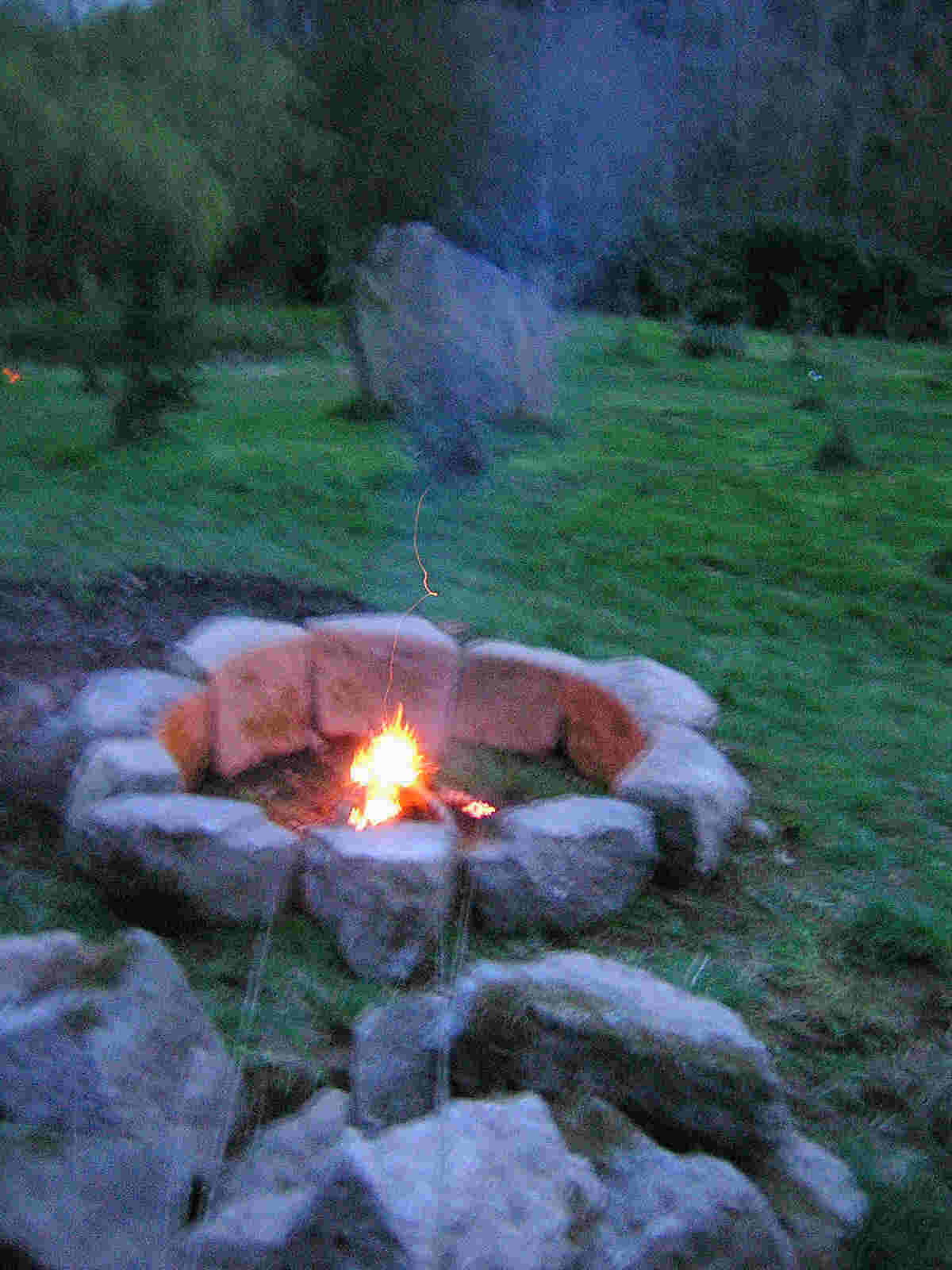Feuerritual und Menhir